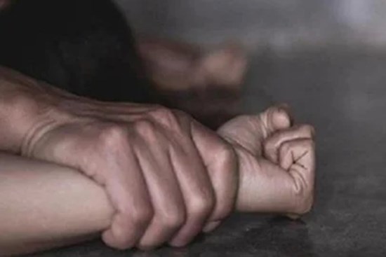 Bắt khẩn cấp thanh niên nhiều lần quan hệ với nữ sinh 12 tuổi