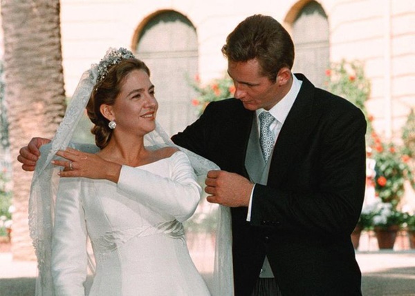 HOT: Công chúa hoàng gia nổi tiếng sốc nặng khi chồng lộ ảnh ngoại tình, danh tính tiểu tam càng gây căm phẫn-1