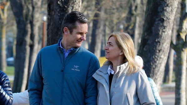 HOT: Công chúa hoàng gia nổi tiếng sốc nặng khi chồng lộ ảnh ngoại tình, danh tính tiểu tam càng gây căm phẫn-4