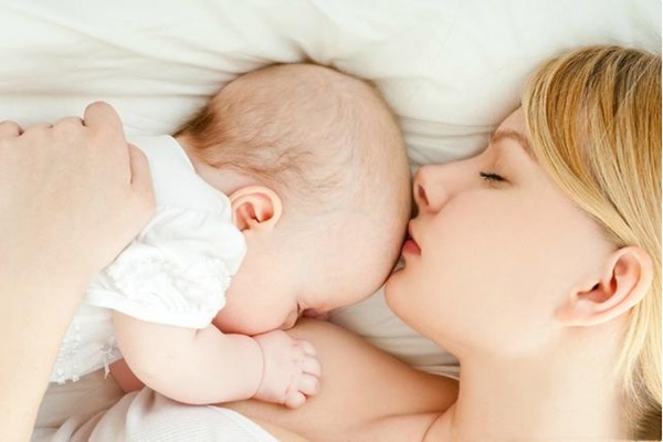 Bé bao nhiêu tuổi thì được dùng gối? Mẹ mới sinh đừng lo lắng, sử dụng không đúng thời điểm sẽ ảnh hưởng đến sự phát triển của trẻ-1