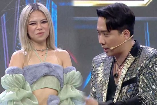 Trấn Thành bị tlinh ám chỉ thiếu tinh tế trên sóng trực tiếp, cuộc nói chuyện sống sượng nhất lễ trao giải Rap Việt mùa 2!