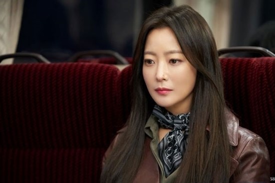 Chồng ngoại tình nhưng 'chối bay chối biến', vợ chỉ cần mở vali ra là sự thật phơi bày