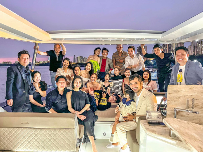 Nữ đại gia quận 7 - Di Băng bất ngờ bị Trang Khàn nhắc tên nhằm đá xéo một đại gia khác, và đoạn status đáp trả khiến dân mạng dậy sóng nữa chăng?”-8