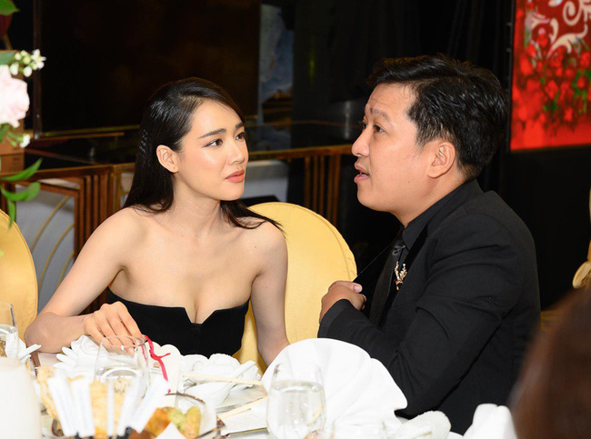 2 lần Nhã Phương khoe ngực ngồn ngộn: Vòng 1 như muốn trào ra dấy lên nghi án thẩm mỹ-5