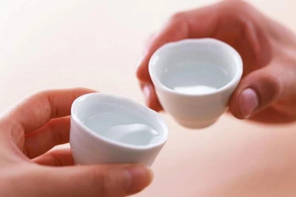 Cảnh báo ngộ độc rượu trong dịp Tết-1