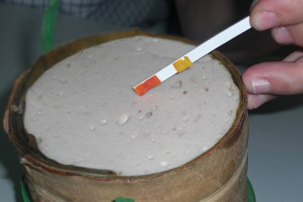 Mua giò lụa về ăn Tết, thấy giò có dấu hiệu này tuyệt đối không mua vì vừa kém ngon lại dễ chứa chất độc gây suy gan thận, thậm chí vô sinh-3