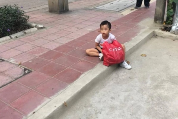 Con trai lén chụp ảnh bố đang tắm rồi gửi vào group chat phụ huynh, nguyên nhân đến từ một việc không ai ngờ-4