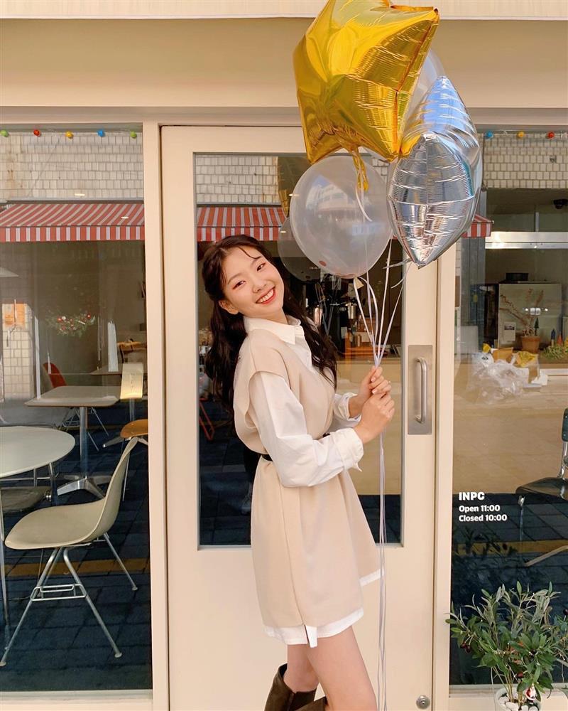 Nàng tóc xoăn đừng xõa xượi nguyên Tết, có 3 cách tạo kiểu cực sang chảnh để áp dụng-8