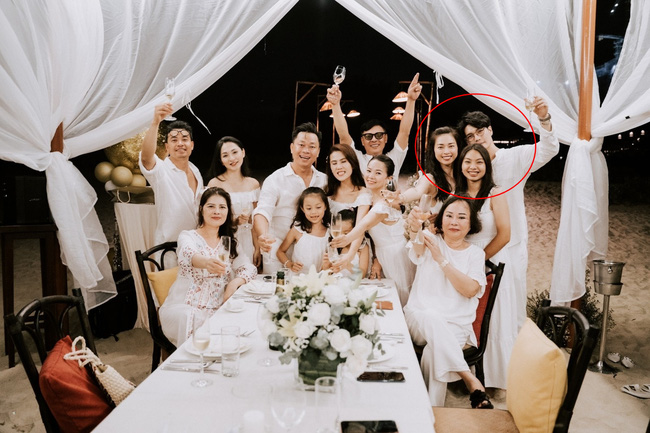 Mới ra mắt gia đình không lâu, Ngô Thanh Vân lại làm điều này với tình trẻ Huy Trần ngay trước Tết-2