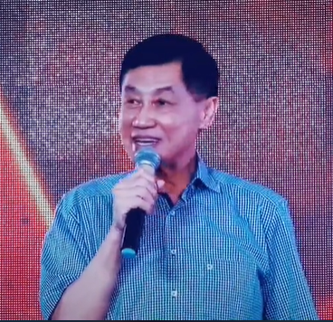 Johnathan Hạnh Nguyễn chia sẻ hình thức đầu tư lãi nhất và đặc biệt nhắc khéo Tiên Nguyễn lấy chồng trong Year End Party công ty-1