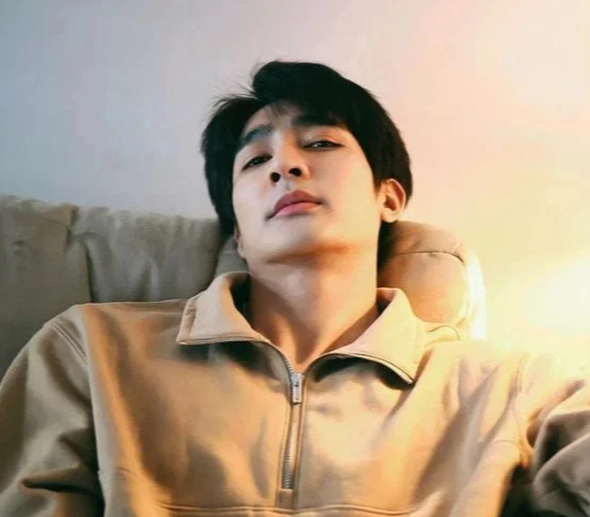 Vợ đột nhiên mang hộp quà Tết trị giá 2 triệu qua biếu nhà bác hàng xóm, để rồi khi biết lý do mà tôi hoang mang-1