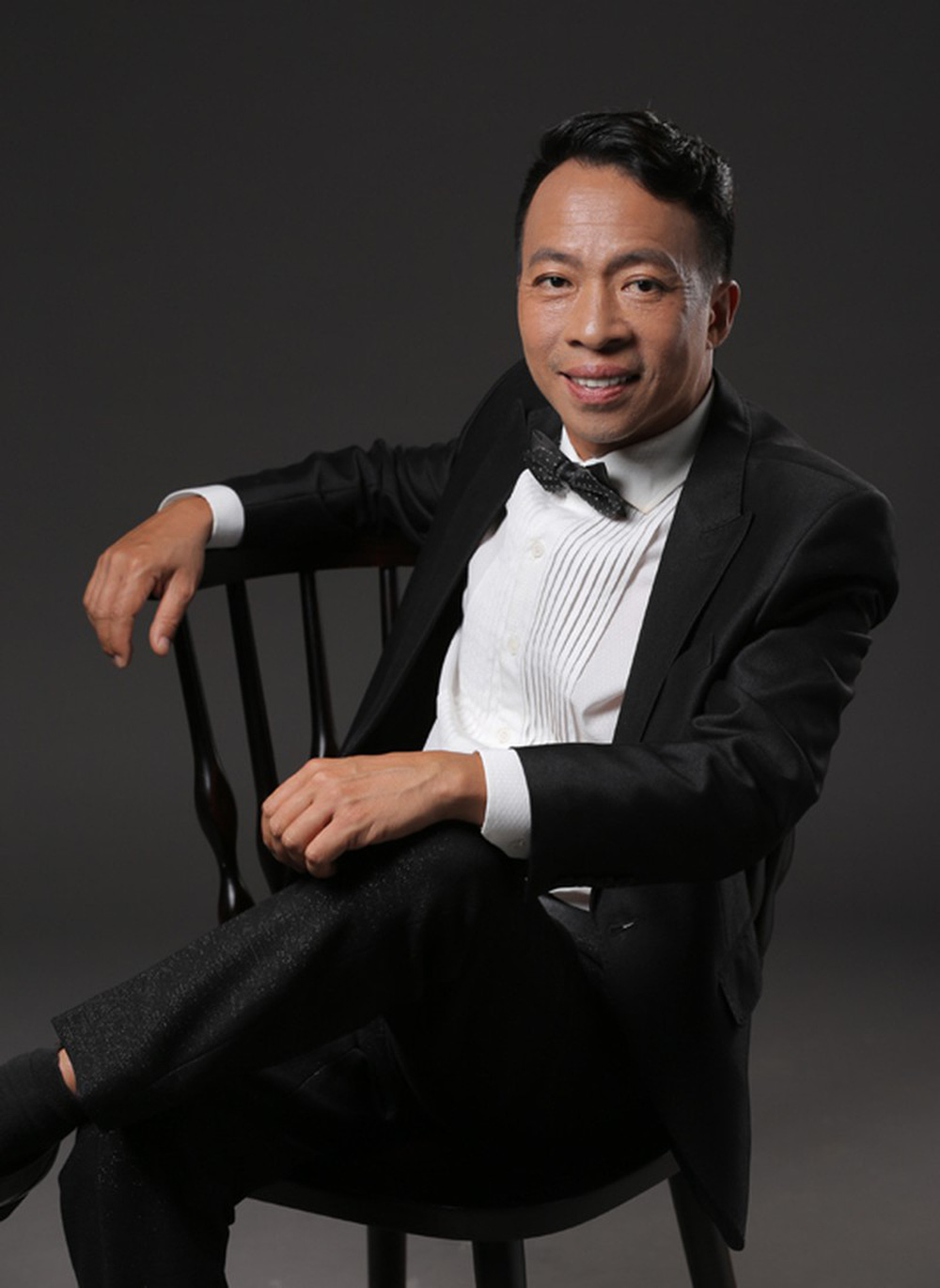 Cuộc sống viên mãn của ca sĩ Việt Hoàn: Lấy vợ kém 18 tuổi, ở nhà vườn gần 2.000m2-2