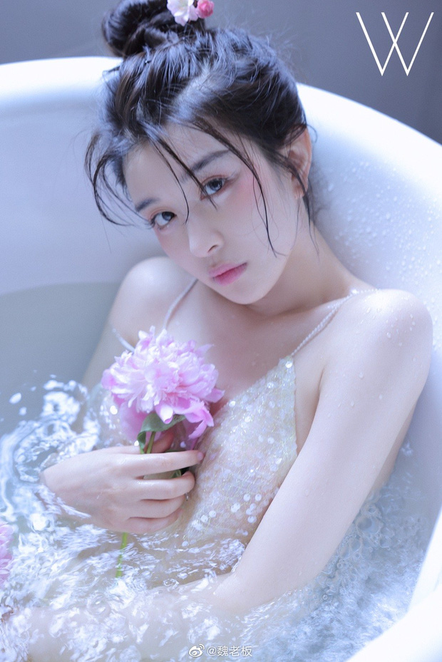 Hot girl Huỳnh Hiểu Minh theo đuổi hậu ly hôn là ai? Hoa khôi đình đám, visual tựa Lưu Diệc Phi nhưng body sexy ăn đứt Angela Baby-1