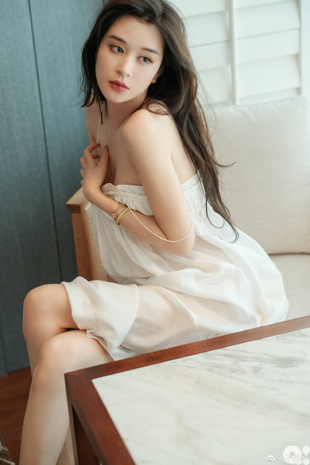 Hot girl Huỳnh Hiểu Minh theo đuổi hậu ly hôn là ai? Hoa khôi đình đám, visual tựa Lưu Diệc Phi nhưng body sexy ăn đứt Angela Baby-8