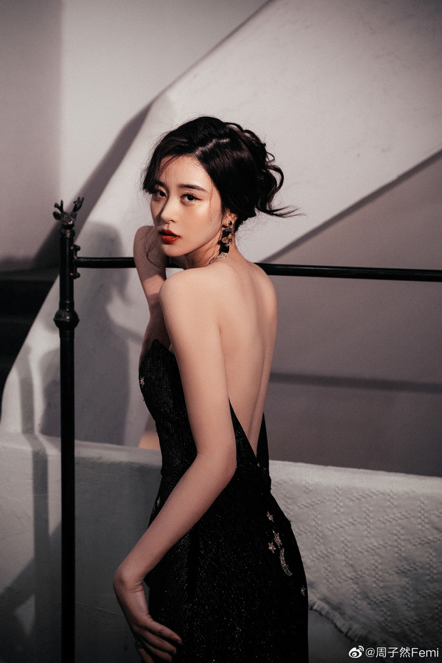 Hot girl Huỳnh Hiểu Minh theo đuổi hậu ly hôn là ai? Hoa khôi đình đám, visual tựa Lưu Diệc Phi nhưng body sexy ăn đứt Angela Baby-10