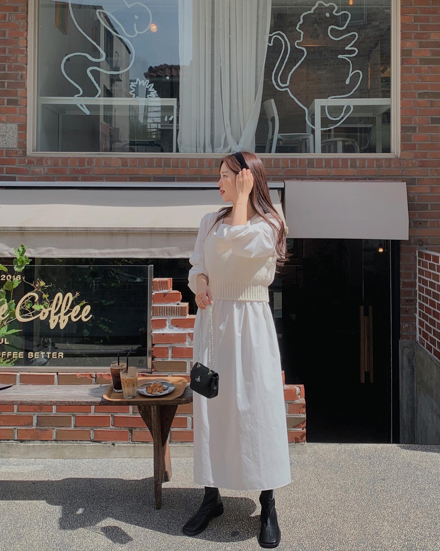 4 kiểu áo khoác hợp diện với váy trắng để vẻ ngoài sang xịn mịn hết cỡ-10