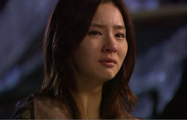 Mẹ chồng nằm viện, tôi về nhà lấy tiền đóng nhưng quên mang điện thoại, quay lại vô tình nghe bà và chồng nói chuyện, tôi rưng rưng nước mắt-1