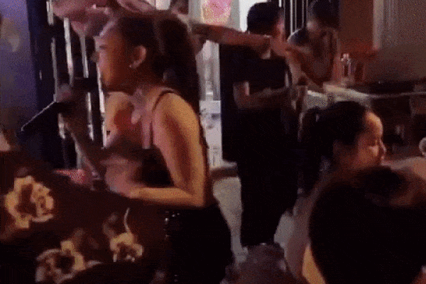 Lan truyền clip Trang Nemo bị một người đàn ông tạt nước vào mặt khi ngồi trong quán ăn ở quê-3