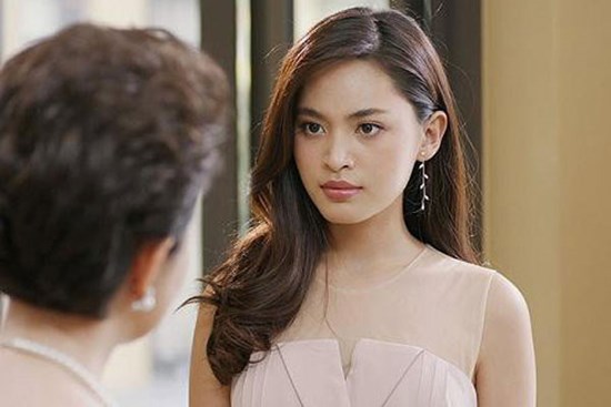 Đưa mẹ chồng đi mua quà biếu Tết, không ngờ bà lại chọn một món đồ bạc triệu để tặng dâu cũ