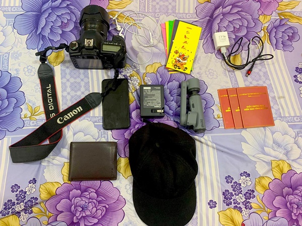 Đi bộ 160 km từ TP.HCM về quê đón Tết-2