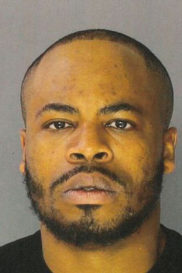 Cô gái bị kẻ lạ mặt theo về tận cửa và cố tình bắn chết, cảnh sát bàng hoàng khi xem camera 30 phút trước của cả 2 ở siêu thị-1