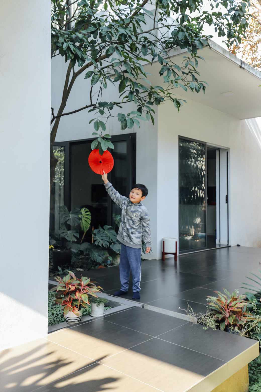 Cặp vợ chồng kiến trúc sư ở ẩn trong căn biệt thự 300m2 đẹp như mơ khi bỏ Hà Nội về quê: Sự nghiệp thăng hoa, nhưng giàu có đo bằng... tri kỷ!-5