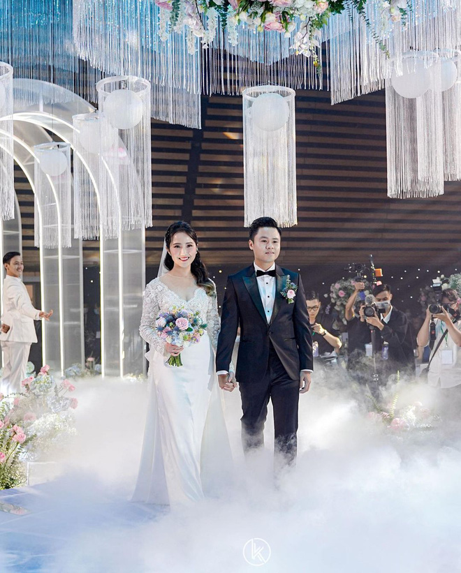 Phu nhân TGĐ Phan Thành bất ngờ xả loạt ảnh đã ém suốt 1 năm khiến ngày 28 Tết của netizen ngập trong cẩu lương-3