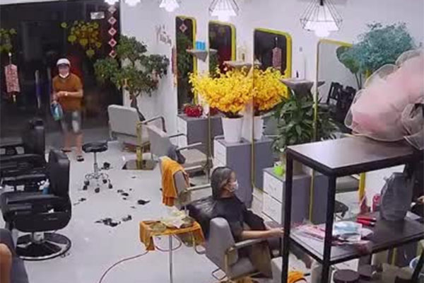 Cười nghiêng ngả khi cánh đàn ông lập xóm sợ vợ với ý đồ làm phản!-2