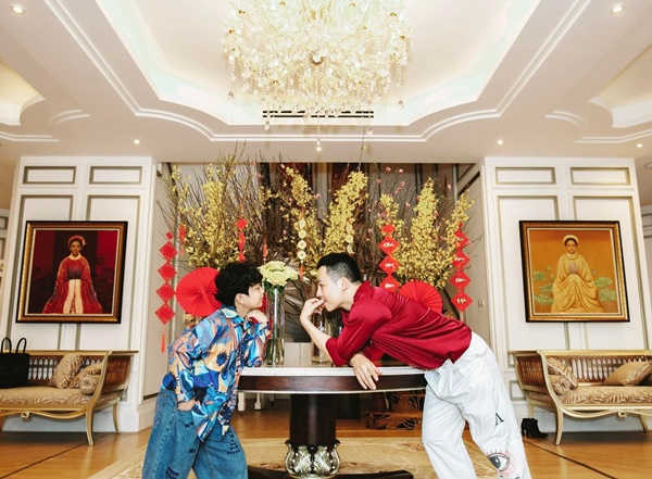 Lệ Quyên và Vũ Khắc Tiệp hé lộ thêm không gian sống thượng lưu sang chảnh&nbsp;và Tết ấm cúng trong&nbsp;biệt thự triệu đô-11