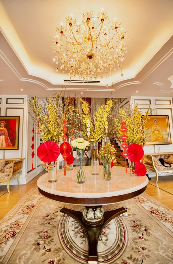 Lệ Quyên và Vũ Khắc Tiệp hé lộ thêm không gian sống thượng lưu sang chảnh&nbsp;và Tết ấm cúng trong&nbsp;biệt thự triệu đô-12