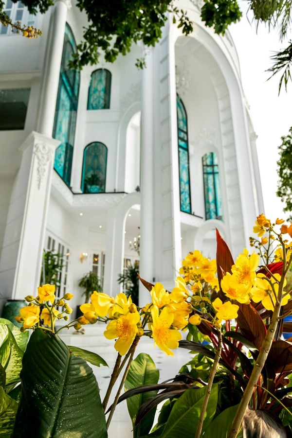 Lệ Quyên và Vũ Khắc Tiệp hé lộ thêm không gian sống thượng lưu sang chảnh&nbsp;và Tết ấm cúng trong&nbsp;biệt thự triệu đô-27