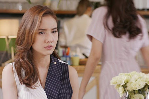 Chị chồng qua ăn Tết tiện thể chê em dâu: Mua trâu gác bếp loại 2 rồi nhận pha phản đòn sắc như dao cạo, mẹ chồng cũng phải khen!-3