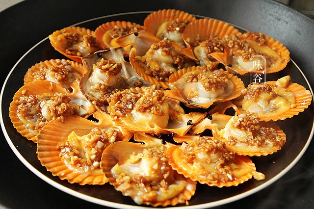 Chỉ mất 8 phút là đã có ngay món sò điệp hấp tỏi cho bữa tiệc Tất niên-6