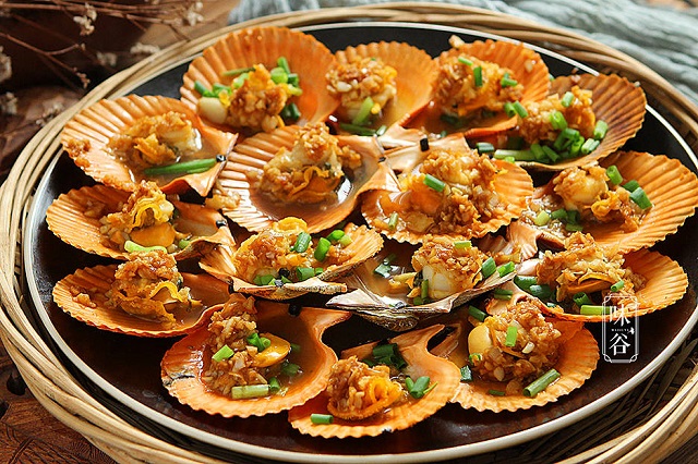 Chỉ mất 8 phút là đã có ngay món sò điệp hấp tỏi cho bữa tiệc Tất niên-7