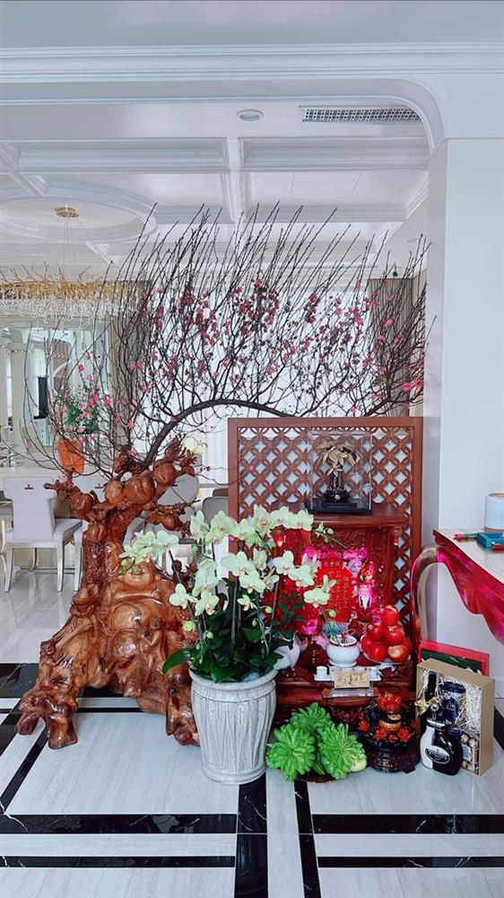 Lệ Quyên và Vũ Khắc Tiệp hé lộ thêm không gian sống thượng lưu sang chảnh&nbsp;và Tết ấm cúng trong&nbsp;biệt thự triệu đô-10