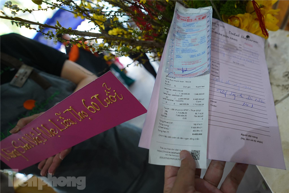 Người dân TP.HCM chi tiền triệu cho những chậu hoa nhập khẩu-11