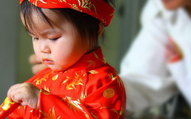 Đây là 3 MỐC THỜI GIAN VÀNG để RÚT BAO LÌ XÌ cho trẻ: Chọn đúng thời điểm thì cả gia đình vui vẻ, năm mới hoà thuận an vui-1