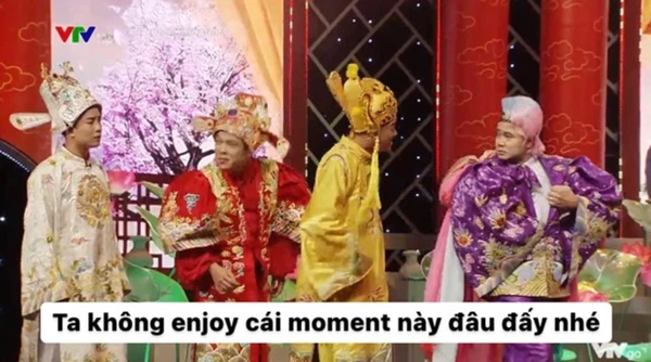 Chi Pu ngồi không cũng bị bóc lại màn chêm Tiếng Anh đình đám trong Táo Quân 2022, xem hết mới thấy sự tinh tế của Ngọc Hoàng!-1