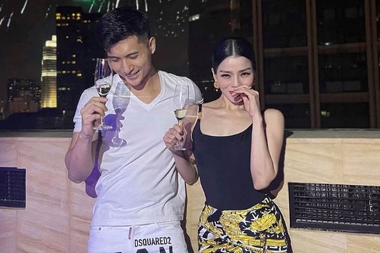 Tình trẻ kém 12 tuổi nhắn nhủ Lệ Quyên ngày đầu năm: 