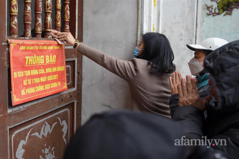 Hà Nội: Người dân tới chùa vái vọng cầu bình an trong ngày mùng 1 Tết-8