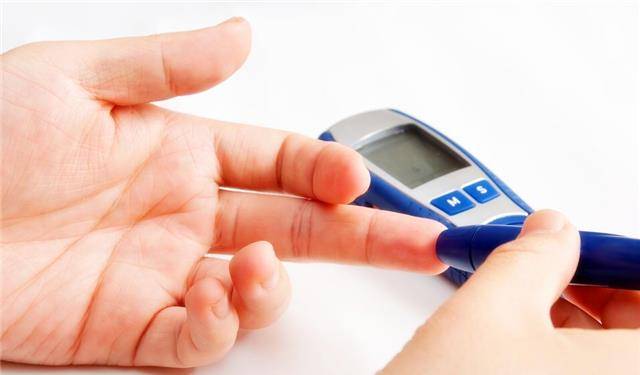 5 món ăn phổ biến ngày Tết có thể khiến đường huyết tăng đột biến, khuyến khích nên làm ngay 2 việc đơn giản để đường huyết được ổn định-2