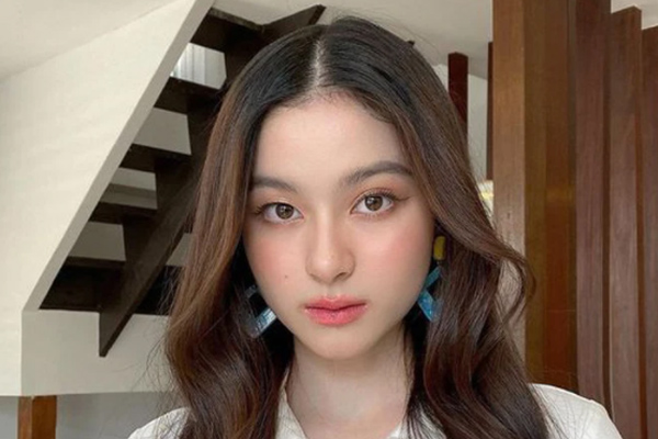 Pha chúc Tết bà nội nhưng trót quên bài của bé gái đáng yêu khiến dân mạng cười nghiêng ngả: Chúc bà sống dai như... đỉa-1