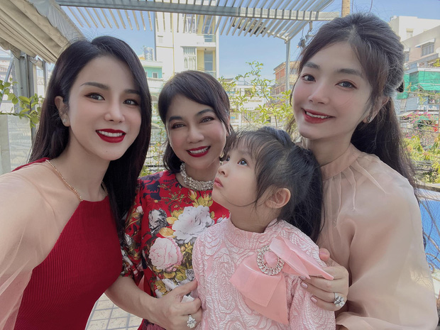 Diệp Lâm Anh đón Tết bên gia đình mẹ chồng cũ tài phiệt, thiếu gia Nghiêm Đức thái độ ra sao?-1