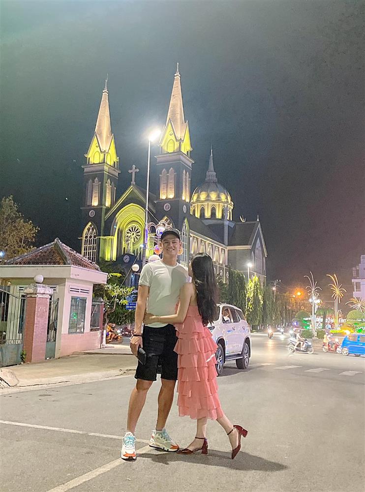 Mở bàn thắng vào lưới đội Trung Quốc, sao tuyển Việt Nam gây chú ý vì câu chuyện tình siêu đặc biệt cùng cô bạn gái sexy-4