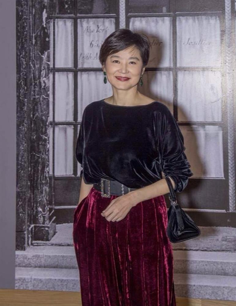 Phận đời trái ngược của Top mỹ nhân đẹp nhất Hong Kong: Người lựa chọn cô đơn đến già hậu phốt trà xanh”, người suýt phải sống đời thực vật sau cơn bạo bệnh-15