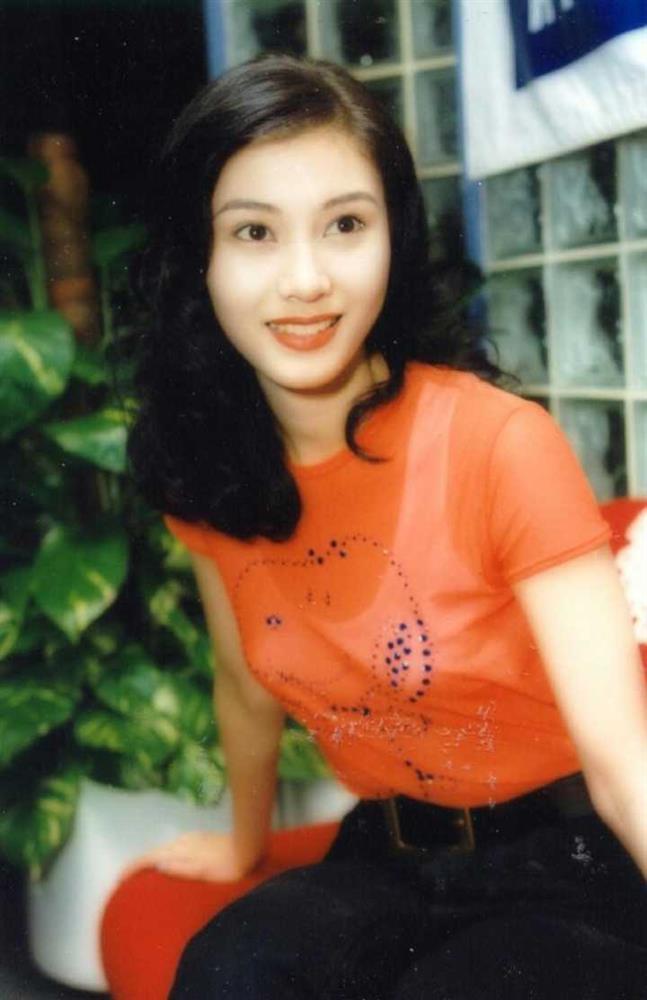 Phận đời trái ngược của Top mỹ nhân đẹp nhất Hong Kong: Người lựa chọn cô đơn đến già hậu phốt trà xanh”, người suýt phải sống đời thực vật sau cơn bạo bệnh-37