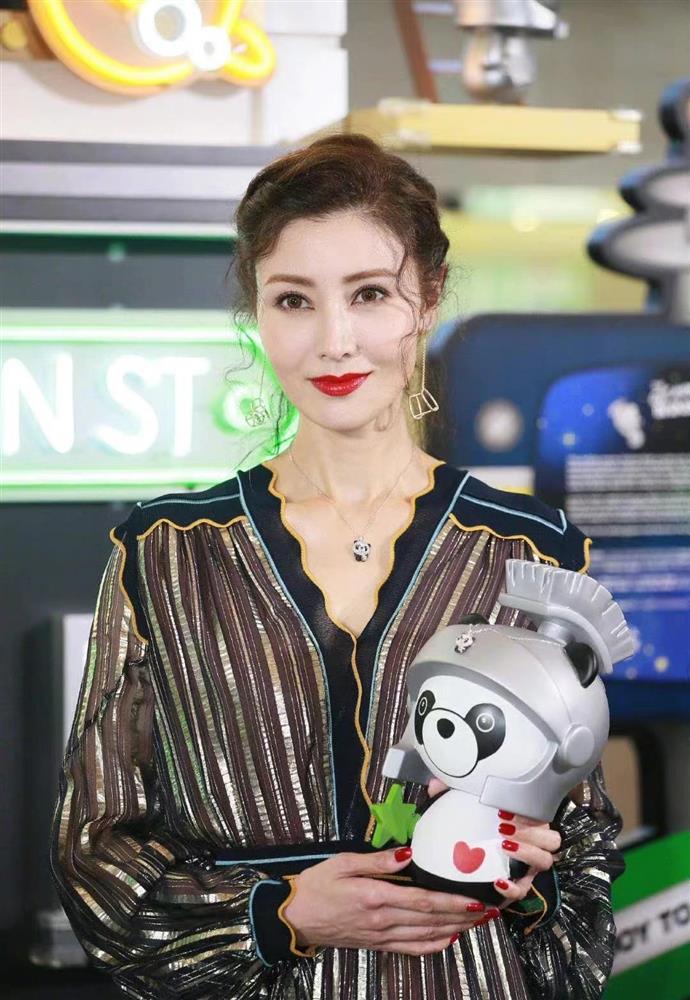 Phận đời trái ngược của Top mỹ nhân đẹp nhất Hong Kong: Người lựa chọn cô đơn đến già hậu phốt trà xanh”, người suýt phải sống đời thực vật sau cơn bạo bệnh-38