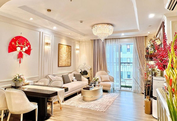 Góc nào nhà Đàm Thu Trang cũng có thể sống ảo, biệt thự hạng sang của Bảo Thy đủ các loại hoa Tết đắt tiền-14