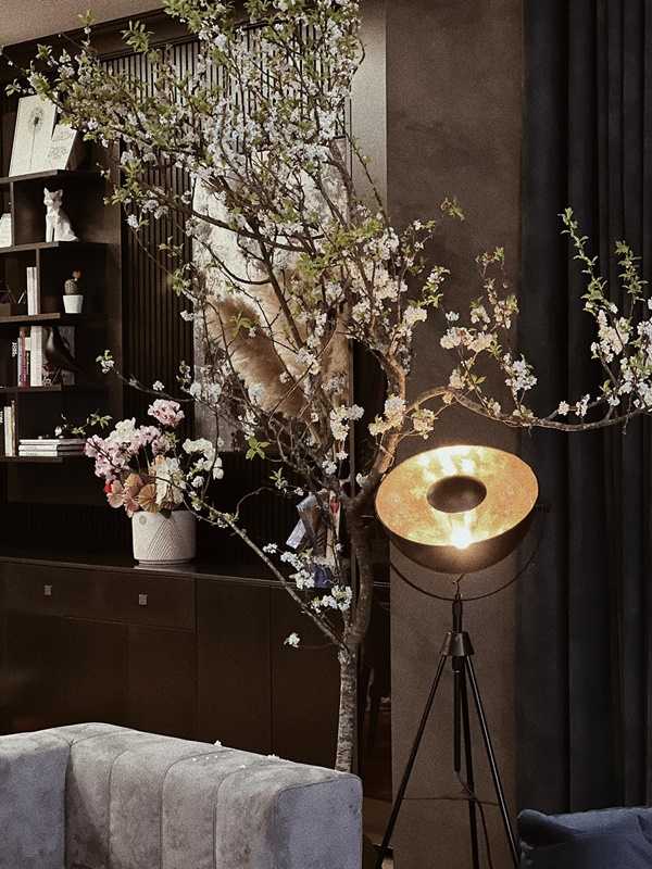 Góc nào nhà Đàm Thu Trang cũng có thể sống ảo, biệt thự hạng sang của Bảo Thy&nbsp;đủ các loại hoa Tết đắt tiền-12