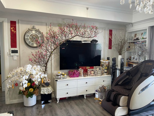 Góc nào nhà Đàm Thu Trang cũng có thể sống ảo, biệt thự hạng sang của Bảo Thy&nbsp;đủ các loại hoa Tết đắt tiền-22